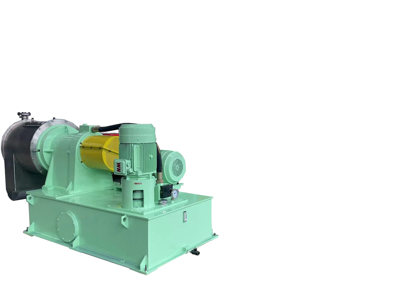 Filtering centrifuge to separate the solid phase from the liquid phase